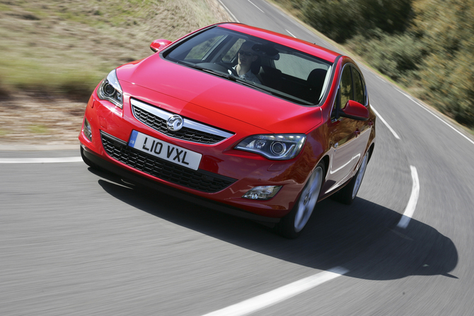 Vauxhall Astra Hatchback 1.7 CDTi 125hp SRi Vauxhall Astra Hatchback 1.7 CDTi 125hp SRi