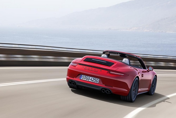 The fastest version is the 911 Carrera GTS Coupe with rear-wheel drive that reaches 306km/h with manual transmission The fastest version is the 911 Carrera GTS Coupe with rear-wheel drive that reaches 306km/h with manual transmission