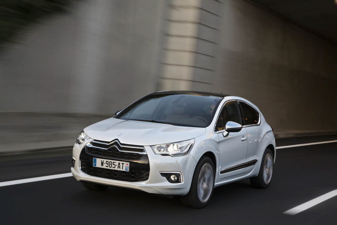 Citroën DS4 1.6 e-HDi Chic Citroën DS4 1.6 e-HDi Chic