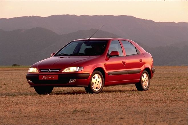 Citroen Xsara Vts. Citroën Xsara 2.0i 16V VTS