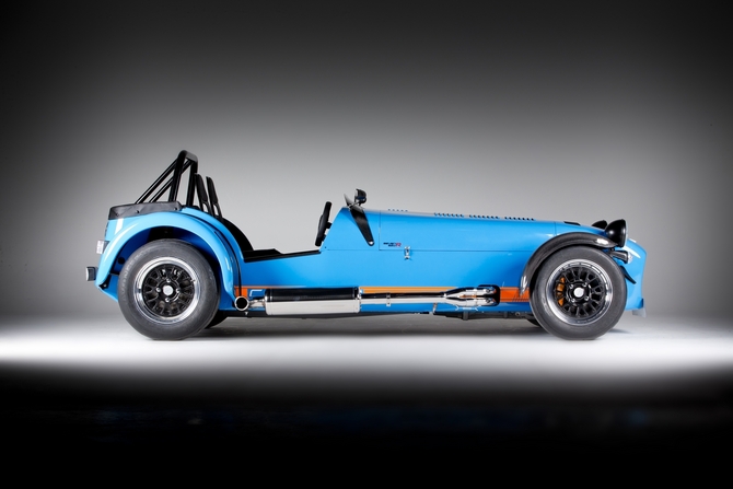 A Superformance é conhecida pelos seus carros de kit inspirados no Cobra A Superformance é conhecida pelos seus carros de kit inspirados no Cobra