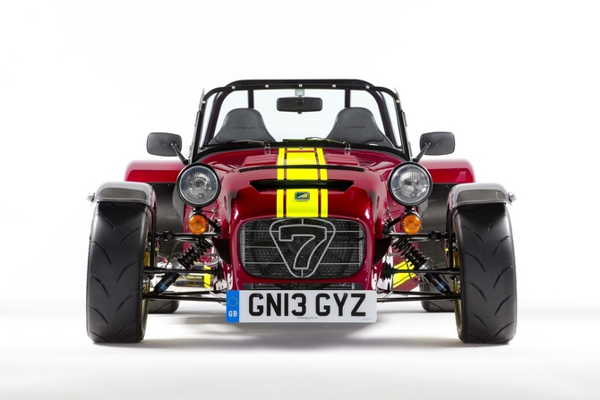Os carros vão ser vendidos em forma de chassis, com o cliente a ter de instalar a motorização Os carros vão ser vendidos em forma de chassis, com o cliente a ter de instalar a motorização