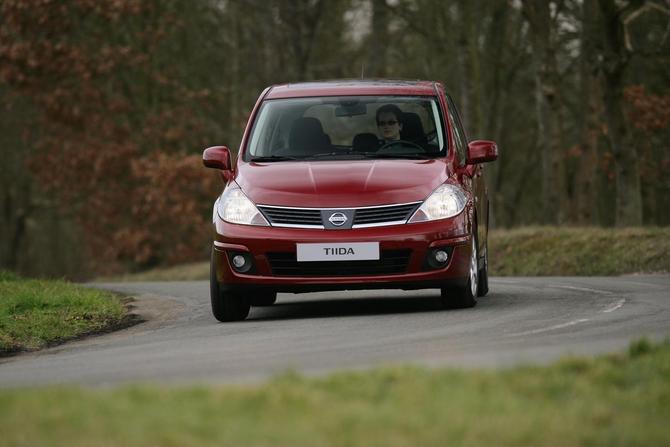 Nissan Tiida 1.8 Nissan Tiida 1.8
