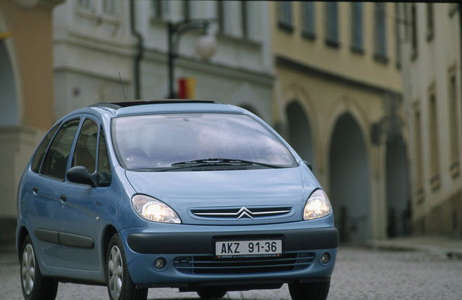 Citroën Xsara Picasso 2.0i 16v 138 Automatic Citroën Xsara Picasso 2.0i 16v 138 Automatic