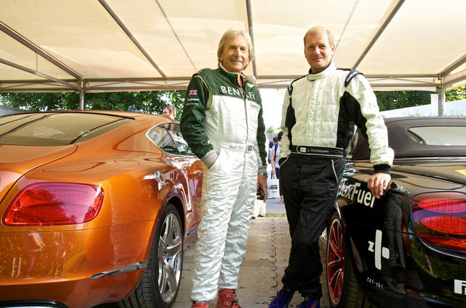 Juha Kankkunen e Derek Bell vão pilotar os carros pela colina Juha Kankkunen e Derek Bell vão pilotar os carros pela colina
