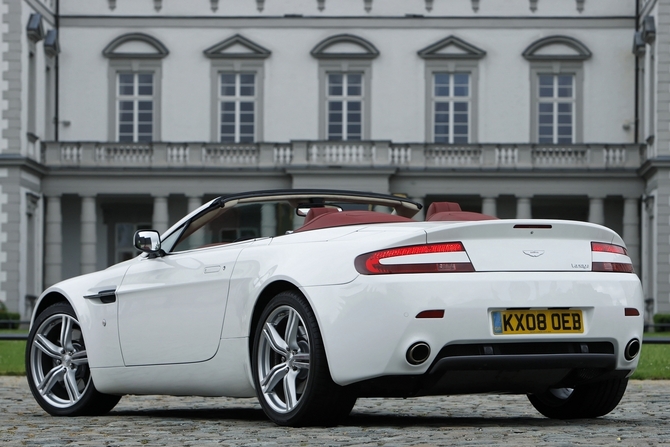 Aston Martin V8 Vantage Roadster Aston Martin V8 Vantage Roadster