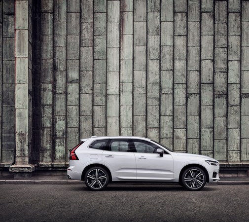Volvo XC60 D4 R-Design AWD Geartronic Volvo XC60 D4 R-Design AWD Geartronic
