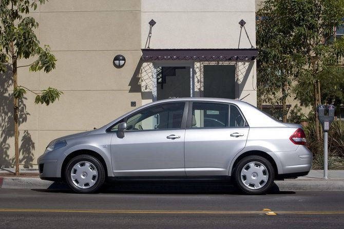 Nissan Versa Sedan Nissan Versa Sedan