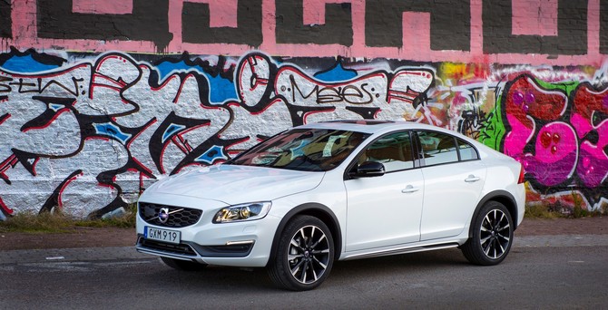 Volvo S60 Cross Country D4 Pro AWD Geartronic Volvo S60 Cross Country D4 Pro AWD Geartronic