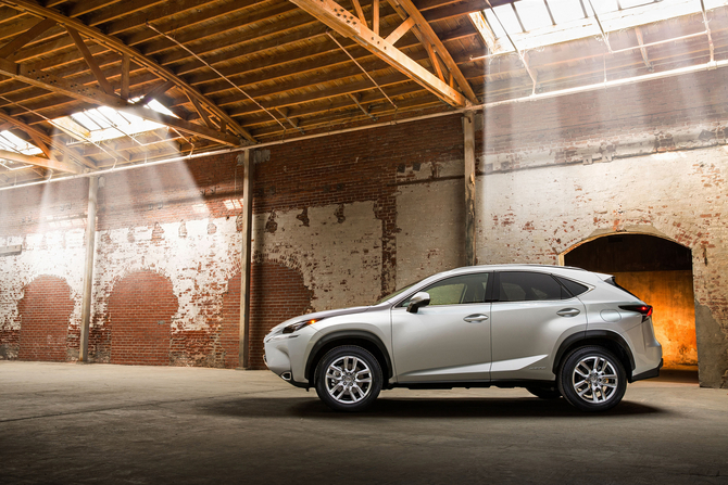 A Lexus espera que o novo modelo seja capaz de atrair novos clientes para a marca A Lexus espera que o novo modelo seja capaz de atrair novos clientes para a marca