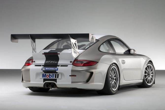 Porsche 911 GT3 Cup racer improves endurance credentials Porsche 911 GT3 Cup racer improves endurance credentials