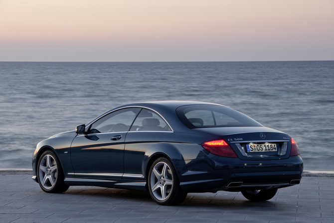 Mercedes-Benz CL 500 4MATIC BlueEFFICENCY Mercedes-Benz CL 500 4MATIC BlueEFFICENCY