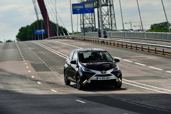 Toyota Aygo X-Play Plus MM Toyota Aygo X-Play Plus MM