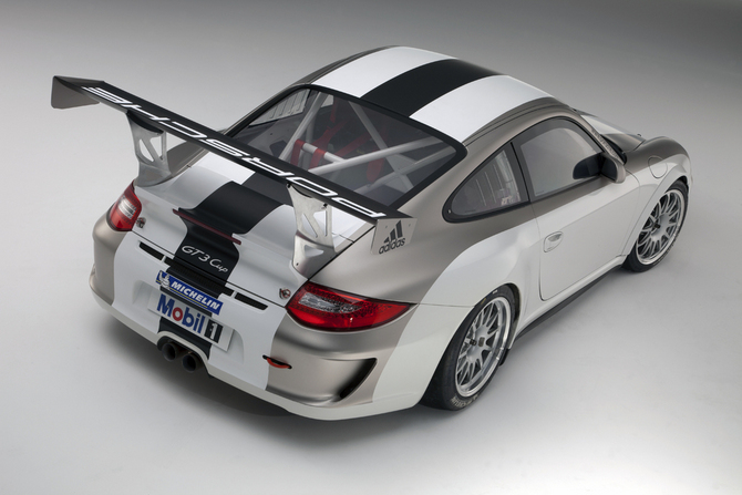 Porsche 911 GT3 Cup racer improves endurance credentials Porsche 911 GT3 Cup racer improves endurance credentials