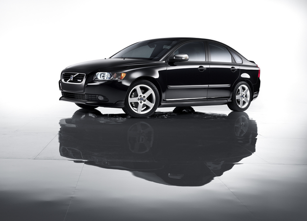 Volvo S40 D4 R-Design Volvo S40 D4 R-Design
