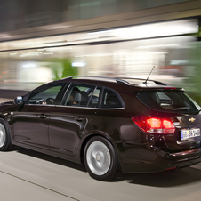 Bei den Dieselaggregaten hat man die Wahl zwischen einem neuen 1,7-Liter- und dem weiterentwickelten 2,0-Liter-Dieselmotor. Bei den Dieselaggregaten hat man die Wahl zwischen einem neuen 1,7-Liter- und dem weiterentwickelten 2,0-Liter-Dieselmotor.