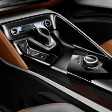 BMW Shows More Production-Ready i8 Concept Spyder