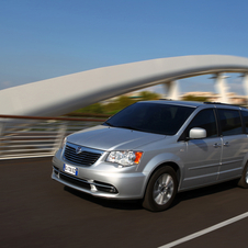 Lancia Voyager Brings Chrysler Minivan to Europe Lancia Voyager Brings Chrysler Minivan to Europe