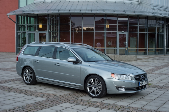 Volvo V70 D4 AWD Geartronic Volvo V70 D4 AWD Geartronic