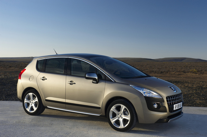 Peugeot 3008 Premium 1.6 HDi 110 FAP CVM6 Peugeot 3008 Premium 1.6 HDi 110 FAP CVM6