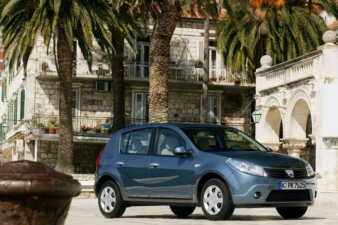 Dacia Sandero 1.2 16v GPL Comfort Dacia Sandero 1.2 16v GPL Comfort