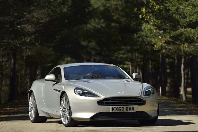 Aston Martin DB9 6.0 Touchtronic 2 Aston Martin DB9 6.0 Touchtronic 2