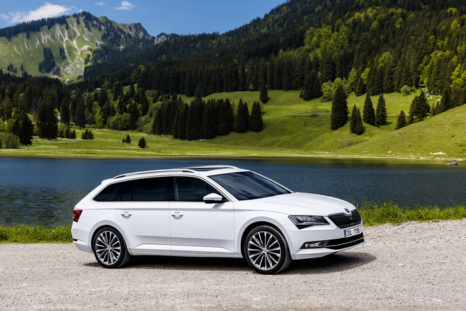 Skoda Superb Combi 2.0 TDI 4x4 Skoda Superb Combi 2.0 TDI 4x4