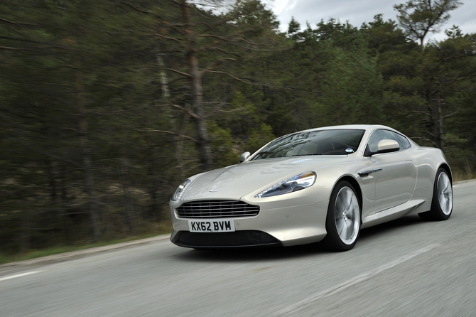 Aston Martin DB9 6.0 Touchtronic 2 Aston Martin DB9 6.0 Touchtronic 2