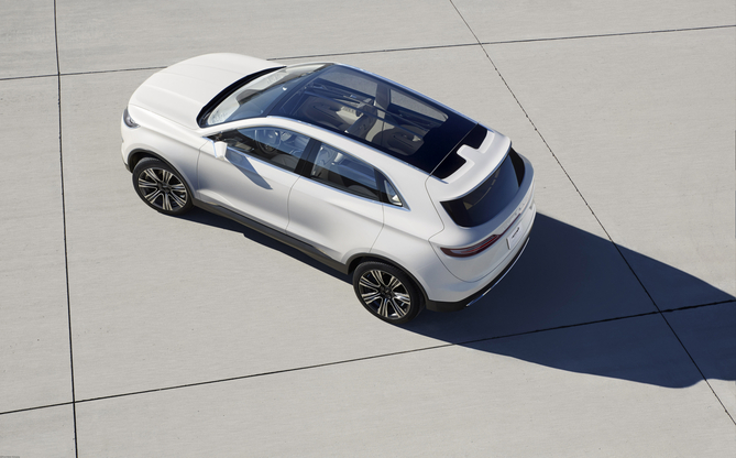 The concept has a longer wheelbase and is lower than the Escape The concept has a longer wheelbase and is lower than the Escape