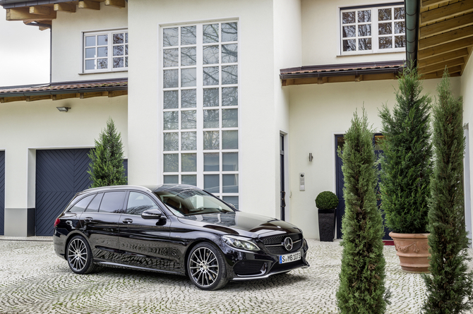 Mercedes-Benz C 63 AMG Station Wagon Mercedes-Benz C 63 AMG Station Wagon
