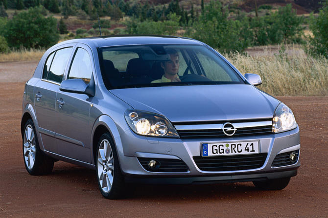 Opel Astra 1.6 Cosmo Easytronic Opel Astra 1.6 Cosmo Easytronic
