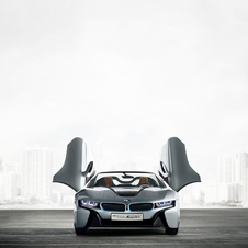 BMW Shows More Production-Ready i8 Concept Spyder
