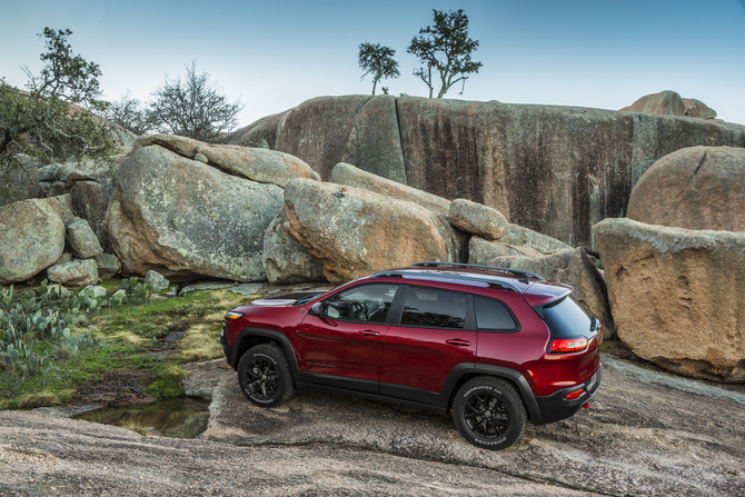 The latest Cherokee uses the same platform as the Dodge Dart The latest Cherokee uses the same platform as the Dodge Dart
