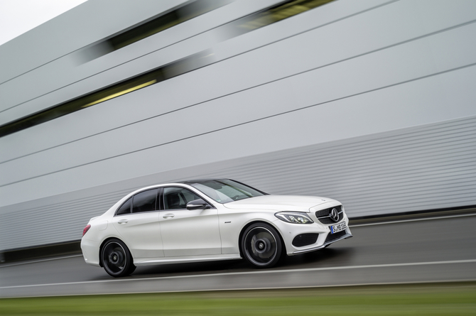 Mercedes-Benz C 63 AMG Mercedes-Benz C 63 AMG