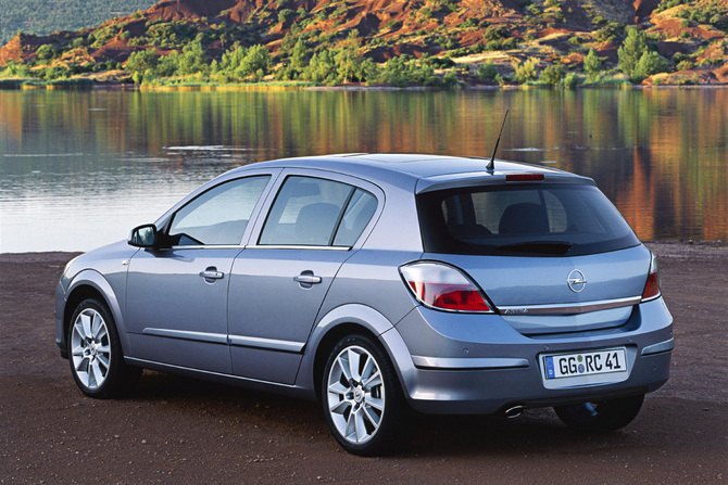 Opel Astra 1.6 Cosmo Easytronic Opel Astra 1.6 Cosmo Easytronic