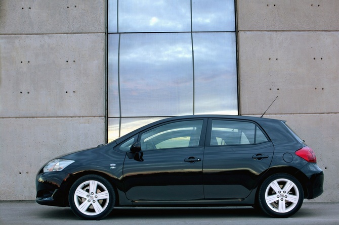 Toyota Auris 2.0 D4-D 125 DPF Toyota Auris 2.0 D4-D 125 DPF