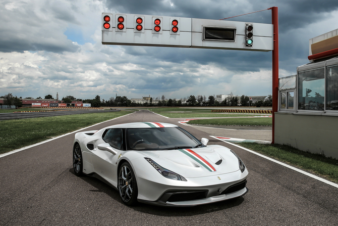 O 458 MM Speciale é baseado no 458 Speciale O 458 MM Speciale é baseado no 458 Speciale