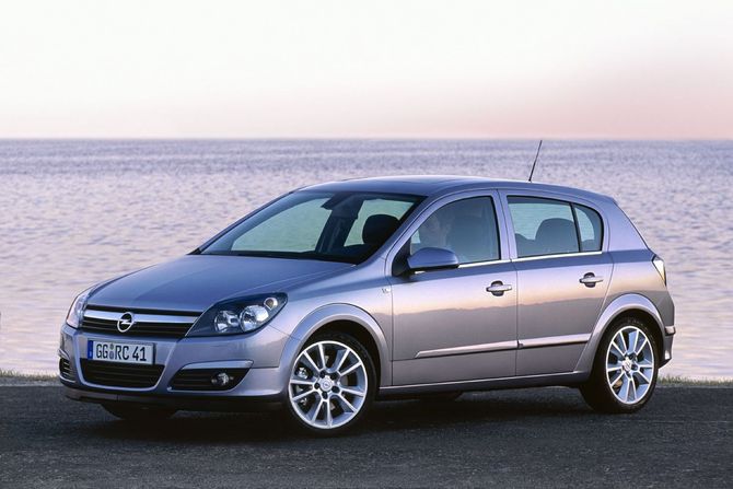 Opel Astra 1.4 Cosmo Easytronic Opel Astra 1.4 Cosmo Easytronic