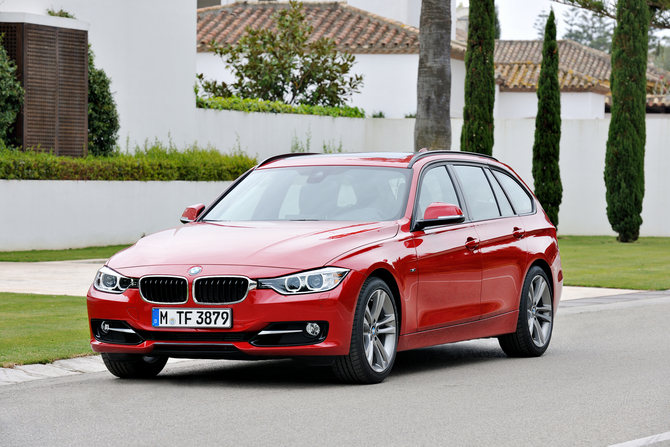 BMW 320i Touring xDrive BMW 320i Touring xDrive