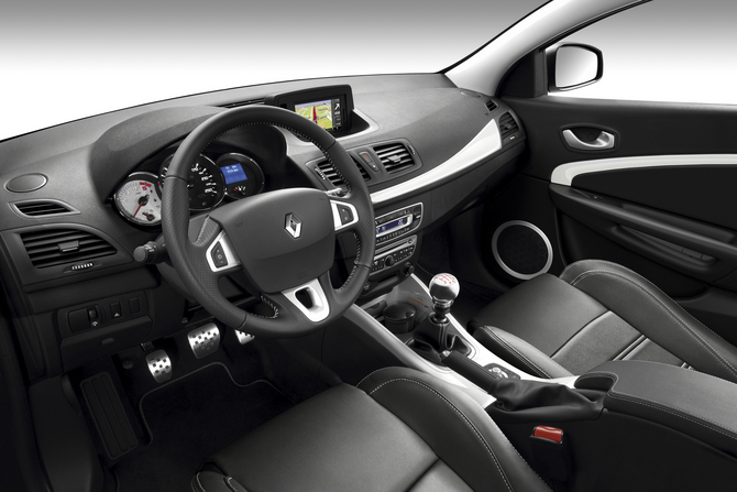 Megane Coupe-Cabriolet Gets Special Monaco GP Version Megane Coupe-Cabriolet Gets Special Monaco GP Version