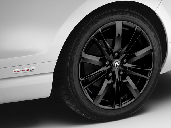 Megane Coupe-Cabriolet Gets Special Monaco GP Version Megane Coupe-Cabriolet Gets Special Monaco GP Version