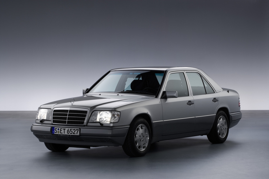 MercedesBenz 250 D AT basic info spec rating