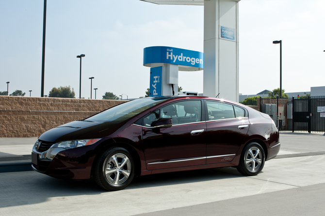 Honda is among the few automakers with a completed FCEV Honda is among the few automakers with a completed FCEV