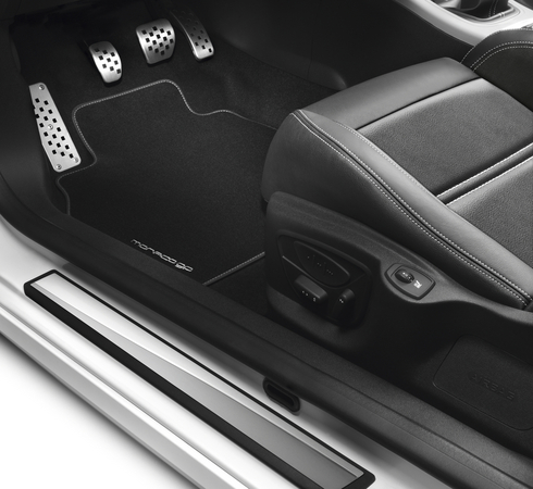 Megane Coupe-Cabriolet Gets Special Monaco GP Version Megane Coupe-Cabriolet Gets Special Monaco GP Version
