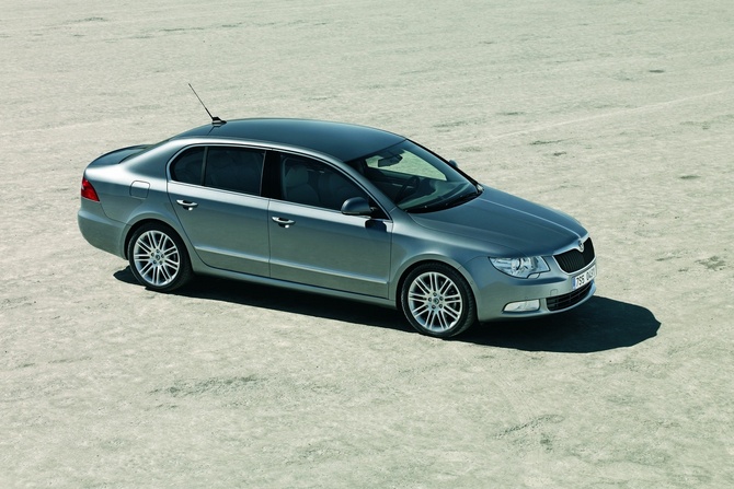 Skoda Superb 2.0 TDI DPF DSG Elegance Skoda Superb 2.0 TDI DPF DSG Elegance