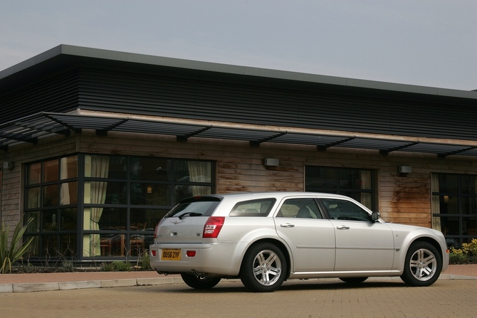 Chrysler 300C Touring 3.0 CRD V6 Chrysler 300C Touring 3.0 CRD V6