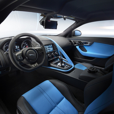 Interior do veículo recebe as cores da Team Sky