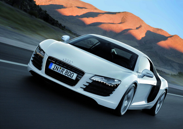 Audi R8 4.2 Coupe quattro with Auto R tronic Audi R8 4.2 Coupe quattro with Auto R tronic