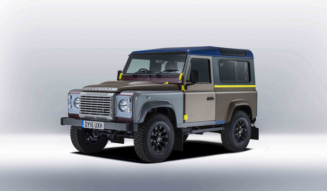 Este Defender especial foi criado em estreita colaboração com a equipa de design do departamento SSVO da Land Rover e Paul Smith Este Defender especial foi criado em estreita colaboração com a equipa de design do departamento SSVO da Land Rover e Paul Smith