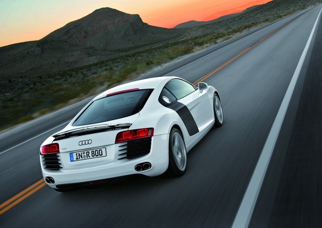 Audi R8 4.2 Coupe quattro with Auto R tronic Audi R8 4.2 Coupe quattro with Auto R tronic